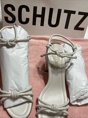 SCHUTZ White Knot Strap Block Heel Sandals